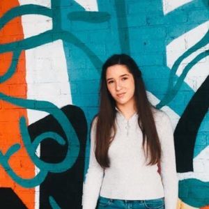 Meet your Posher, Ava